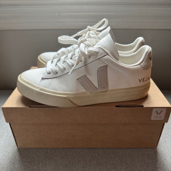Veja Campo Sneakers - Picture 1 of 6